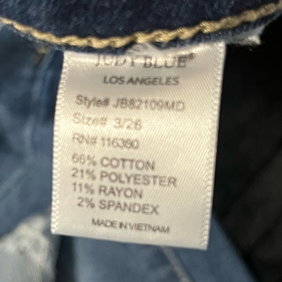 Judy Blue - Picture 4 of 7